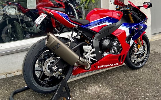 Umgebautes Motorrad Honda CBR1000RR-R Fireblade SP von Direct Performance - Bild 1 Umgebautes Motorrad Honda CBR1000RR-R Fireblade SP von Direct Performance - Bild 1