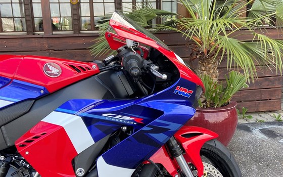 Umgebautes Motorrad Honda CBR1000RR-R Fireblade von Direct Performance - Bild 2 Umgebautes Motorrad Honda CBR1000RR-R Fireblade von Direct Performance - Bild 2