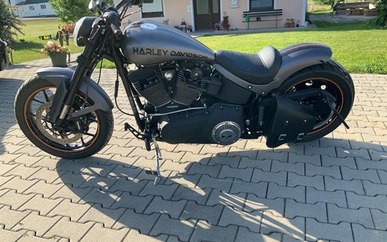 Umgebautes Motorrad Harley-Davidson Softail Night Train FXSTB von user1182350 - Bild 3 Umgebautes Motorrad Harley-Davidson Softail Night Train FXSTB von user1182350 - Bild 3