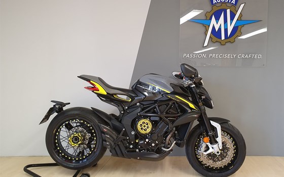 Umgebautes Motorrad MV Agusta Dragster 800 RR von Motorrad Scheunpflug e.K. - Bild 1 Umgebautes Motorrad MV Agusta Dragster 800 RR von Motorrad Scheunpflug e.K. - Bild 1