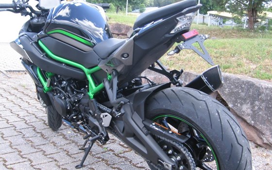 Umgebautes Motorrad Kawasaki Z H2 von Bike Performance by Joachim Fegert - Bild 3 Umgebautes Motorrad Kawasaki Z H2 von Bike Performance by Joachim Fegert - Bild 3