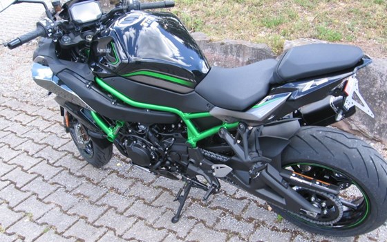 Umgebautes Motorrad Kawasaki Z H2 von Bike Performance by Joachim Fegert - Bild 4 Umgebautes Motorrad Kawasaki Z H2 von Bike Performance by Joachim Fegert - Bild 4