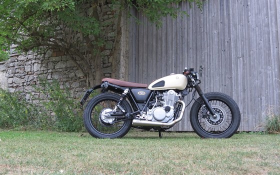 Umgebautes Motorrad Yamaha SR 400 von WS-Motorradtechnik KG - Bild 1 Umgebautes Motorrad Yamaha SR 400 von WS-Motorradtechnik KG - Bild 1