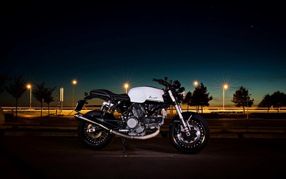 Umgebautes Motorrad Ducati GT 1000 von WS-Motorradtechnik KG - Bild 2 Umgebautes Motorrad Ducati GT 1000 von WS-Motorradtechnik KG - Bild 2