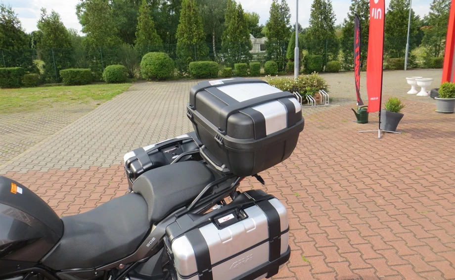 Umbgebautes Motorrad Benelli TRK 502 Bild 10: Umbgebautes Motorrad Benelli TRK 502