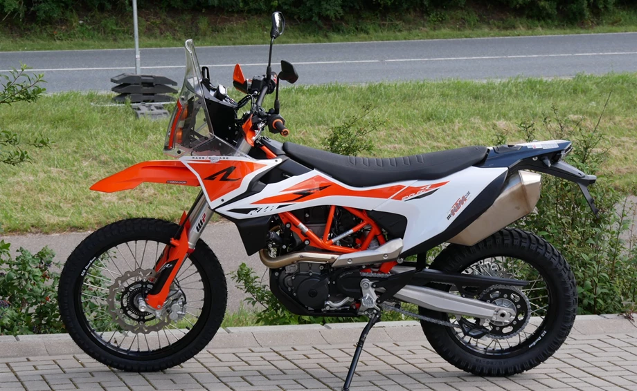 Umbgebautes Motorrad KTM 690 Enduro R Bild 1: Umbgebautes Motorrad KTM 690 Enduro R