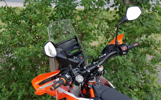 Umgebautes Motorrad KTM 690 Enduro R von motoroox GmbH - Bild 2 Umgebautes Motorrad KTM 690 Enduro R von motoroox GmbH - Bild 2