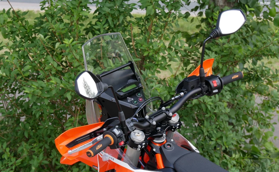 Umbgebautes Motorrad KTM 690 Enduro R Bild 2: Umbgebautes Motorrad KTM 690 Enduro R