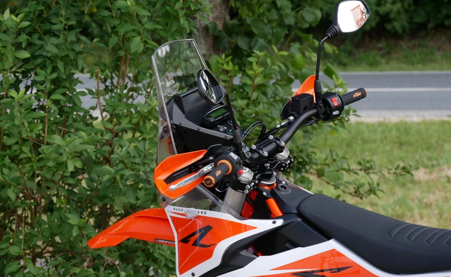 Umbgebautes Motorrad KTM 690 Enduro R Bild 4: Umbgebautes Motorrad KTM 690 Enduro R