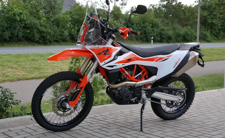 Umbgebautes Motorrad KTM 690 Enduro R Bild 5: Umbgebautes Motorrad KTM 690 Enduro R