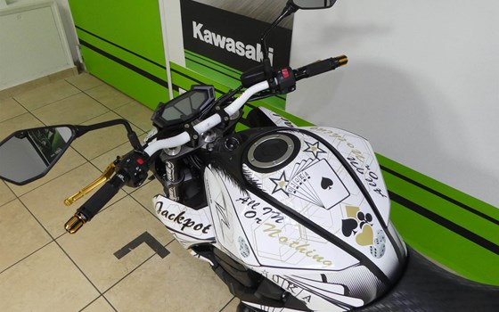 Umgebautes Motorrad Kawasaki Z 800 von Bikers-Euroshop - Bild 11 Umgebautes Motorrad Kawasaki Z 800 von Bikers-Euroshop - Bild 11