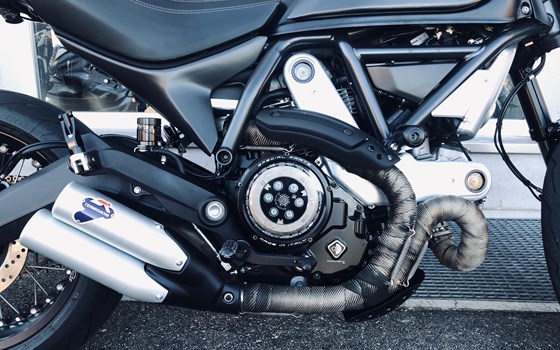 Umgebautes Motorrad Ducati Scrambler Icon Dark von Direct Performance - Bild 13 Umgebautes Motorrad Ducati Scrambler Icon Dark von Direct Performance - Bild 13