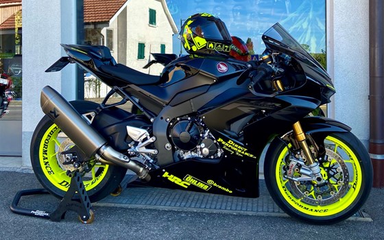 Umgebautes Motorrad Honda CBR1000RR-R Fireblade SP von Direct Performance - Bild 1