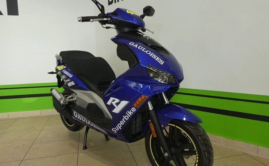 Umbgebautes Motorrad Beeline Pista 50 Bild 2: Umbgebautes Motorrad Beeline Pista 50