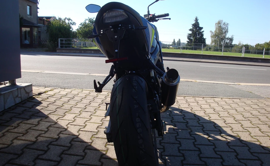 Umbgebautes Motorrad Suzuki GSX-S750 Bild 2: Umbgebautes Motorrad Suzuki GSX-S750
