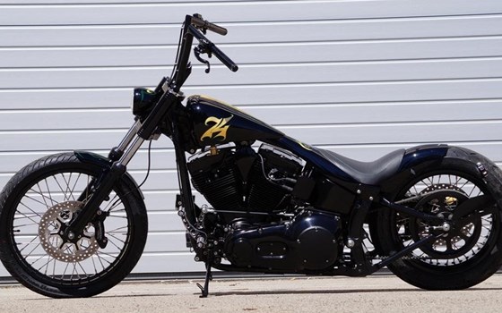 Umgebautes Motorrad Harley-Davidson Softail Custom FXSTC von motoroox GmbH - Bild 2 Umgebautes Motorrad Harley-Davidson Softail Custom FXSTC von motoroox GmbH - Bild 2