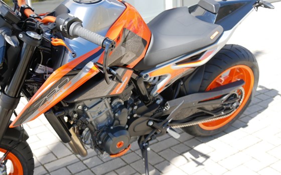 Umgebautes Motorrad KTM 790 Duke von motoroox GmbH - Bild 12 Umgebautes Motorrad KTM 790 Duke von motoroox GmbH - Bild 12