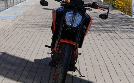 Umgebautes Motorrad KTM 790 Duke von motoroox GmbH - Bild 4 Umgebautes Motorrad KTM 790 Duke von motoroox GmbH - Bild 4