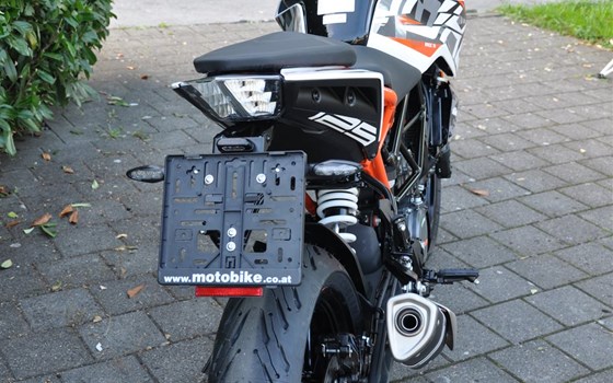 Umgebautes Motorrad KTM 125 Duke von Motobike Handels GmbH - Bild 9 Umgebautes Motorrad KTM 125 Duke von Motobike Handels GmbH - Bild 9