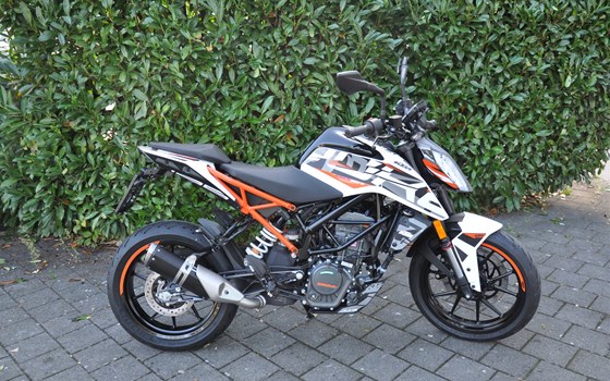 Umgebautes Motorrad KTM 125 Duke von Motobike Handels GmbH - Bild 12 Umgebautes Motorrad KTM 125 Duke von Motobike Handels GmbH - Bild 12