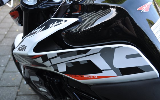 Umgebautes Motorrad KTM 125 Duke von Motobike Handels GmbH - Bild 10 Umgebautes Motorrad KTM 125 Duke von Motobike Handels GmbH - Bild 10