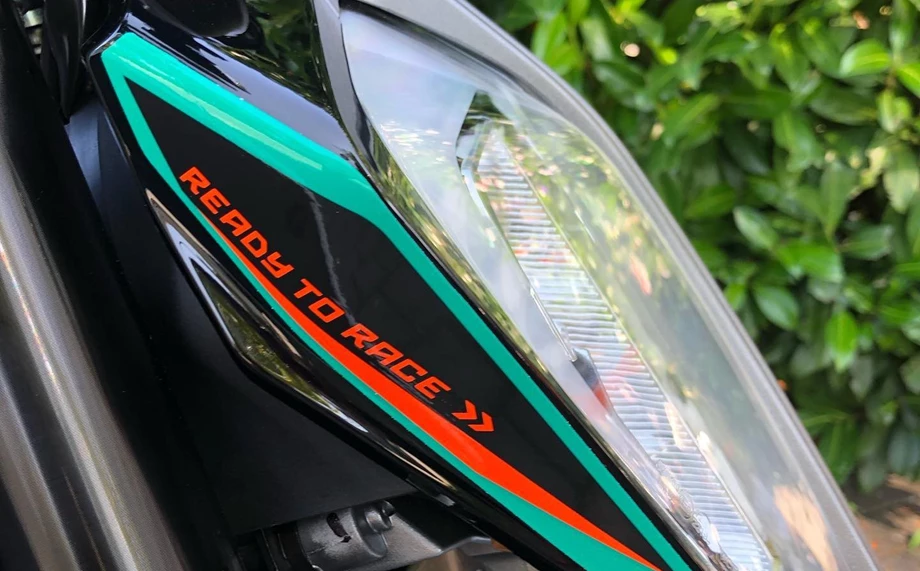 Umbgebautes Motorrad KTM 125 Duke Bild 2: Umbgebautes Motorrad KTM 125 Duke