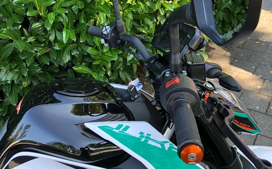 Umbgebautes Motorrad KTM 125 Duke Bild 3: Umbgebautes Motorrad KTM 125 Duke