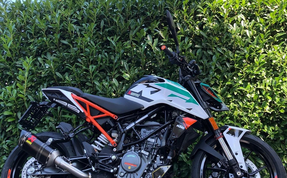 Umbgebautes Motorrad KTM 125 Duke Bild 1: Umbgebautes Motorrad KTM 125 Duke