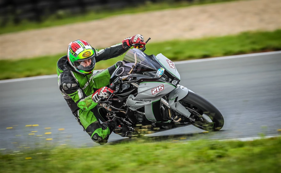 Umbgebautes Motorrad Kawasaki ER-6n Bild 2: Umbgebautes Motorrad Kawasaki ER-6n