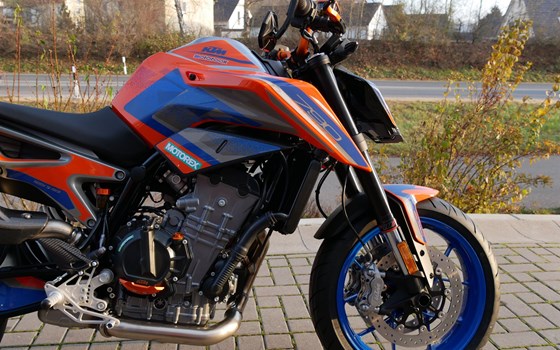 Umgebautes Motorrad KTM 790 Duke von motoroox GmbH - Bild 9 Umgebautes Motorrad KTM 790 Duke von motoroox GmbH - Bild 9