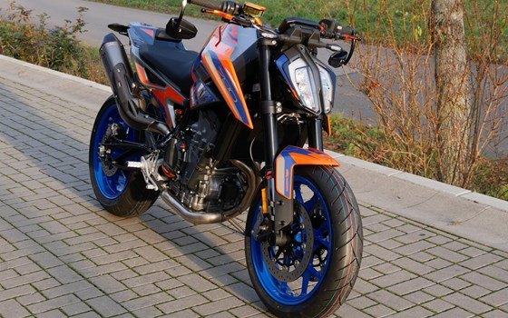 Umgebautes Motorrad KTM 790 Duke von motoroox GmbH - Bild 3 Umgebautes Motorrad KTM 790 Duke von motoroox GmbH - Bild 3