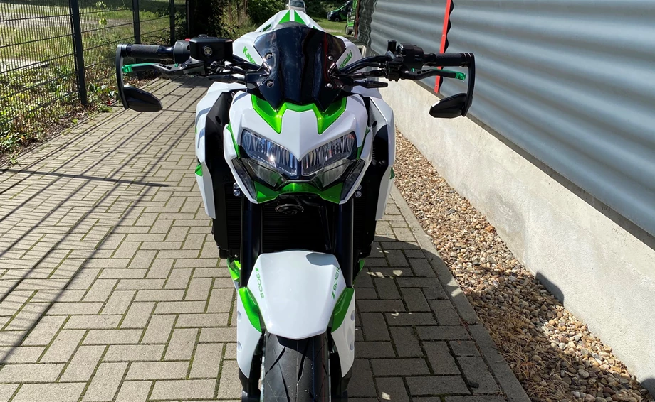 Umbgebautes Motorrad Kawasaki Z900 Bild 8: Umbgebautes Motorrad Kawasaki Z900