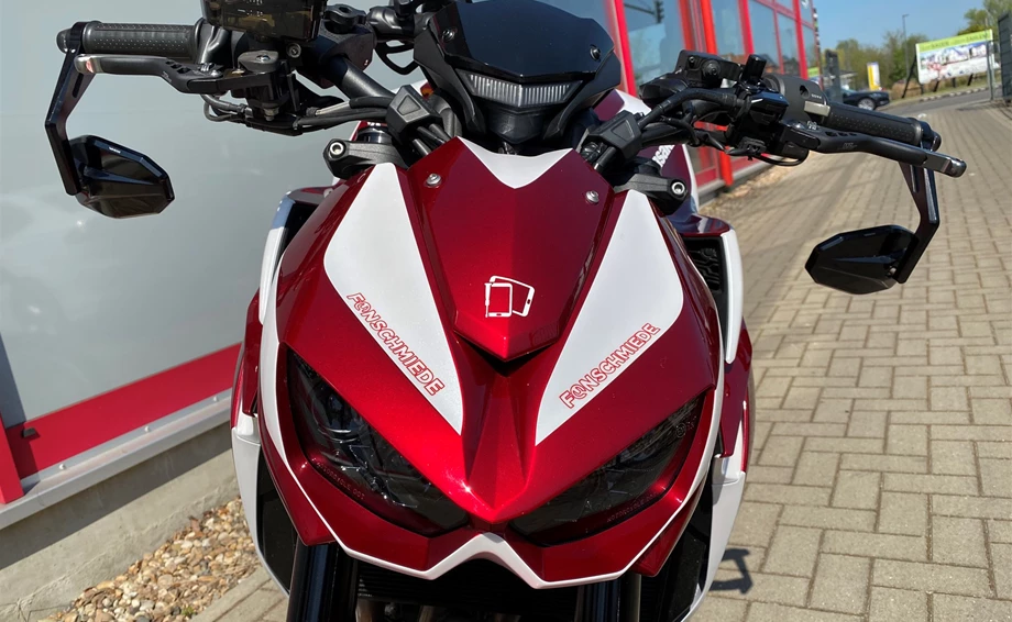 Umbgebautes Motorrad Kawasaki Z1000 Bild 10: Umbgebautes Motorrad Kawasaki Z1000