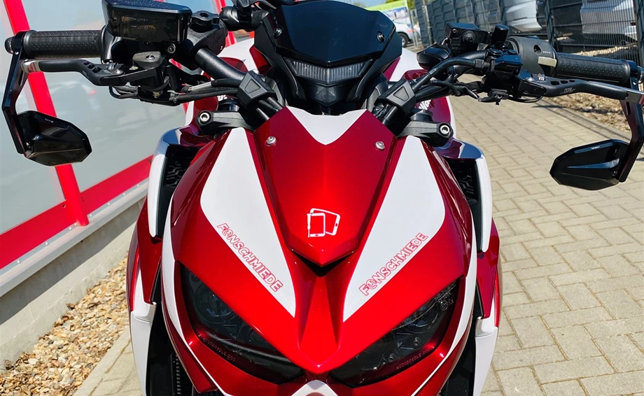 Umbgebautes Motorrad Kawasaki Z1000 Bild 4: Umbgebautes Motorrad Kawasaki Z1000