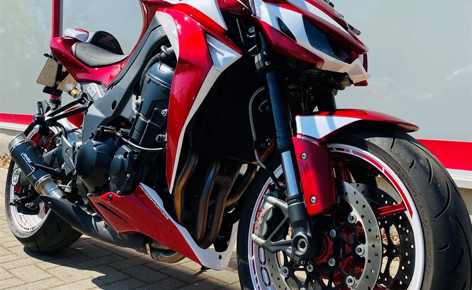 Umbgebautes Motorrad Kawasaki Z1000 Bild 6: Umbgebautes Motorrad Kawasaki Z1000