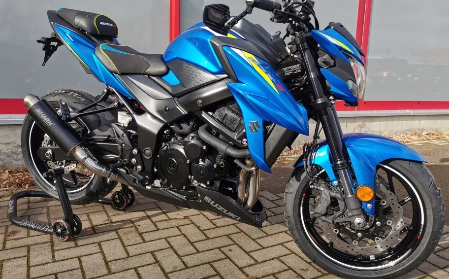 Umbgebautes Motorrad Suzuki GSX-S750 Bild 1: Umbgebautes Motorrad Suzuki GSX-S750