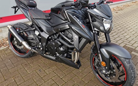 Umgebautes Motorrad Suzuki GSX-S750 von BikerWorld Rosenow - Bild 13 Umgebautes Motorrad Suzuki GSX-S750 von BikerWorld Rosenow - Bild 13