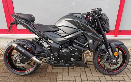 Umgebautes Motorrad Suzuki GSX-S750 von BikerWorld Rosenow - Bild 15 Umgebautes Motorrad Suzuki GSX-S750 von BikerWorld Rosenow - Bild 15