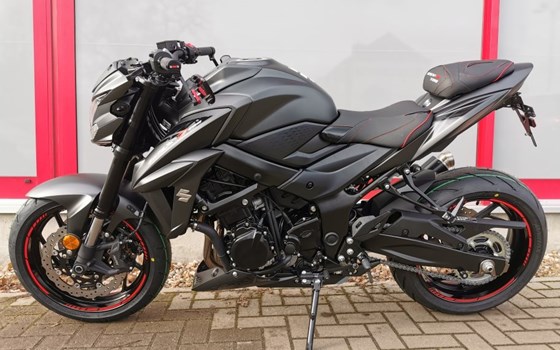 Umgebautes Motorrad Suzuki GSX-S750 von BikerWorld Rosenow - Bild 2 Umgebautes Motorrad Suzuki GSX-S750 von BikerWorld Rosenow - Bild 2
