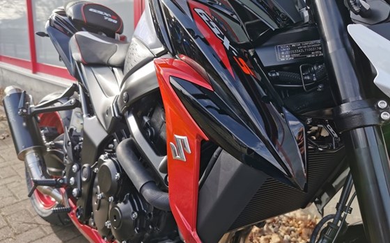 Umgebautes Motorrad Suzuki GSX-S750 von BikerWorld Rosenow - Bild 11 Umgebautes Motorrad Suzuki GSX-S750 von BikerWorld Rosenow - Bild 11
