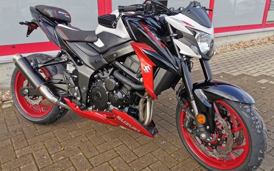 Umgebautes Motorrad Suzuki GSX-S750 von BikerWorld Rosenow - Bild 15 Umgebautes Motorrad Suzuki GSX-S750 von BikerWorld Rosenow - Bild 15