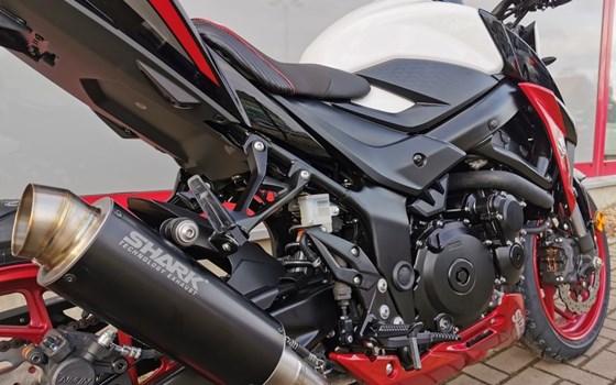 Umgebautes Motorrad Suzuki GSX-S750 von BikerWorld Rosenow - Bild 3 Umgebautes Motorrad Suzuki GSX-S750 von BikerWorld Rosenow - Bild 3