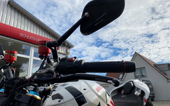 Umgebautes Motorrad Ducati Streetfighter V4 S von Claus Carstens Zweiradhandel - Bild 12 Umgebautes Motorrad Ducati Streetfighter V4 S von Claus Carstens Zweiradhandel - Bild 12