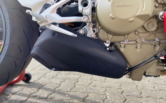 Umgebautes Motorrad Ducati Streetfighter V4 S von Claus Carstens Zweiradhandel - Bild 13 Umgebautes Motorrad Ducati Streetfighter V4 S von Claus Carstens Zweiradhandel - Bild 13