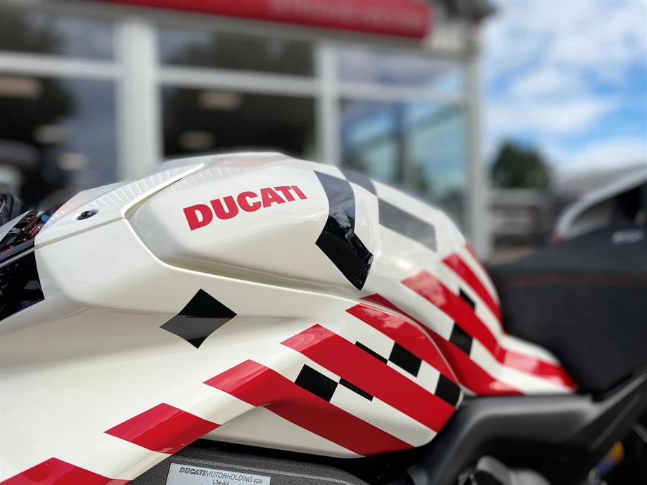 Rebuilt motorbike Ducati Streetfighter V4 S Bild 2: Rebuilt motorbike Ducati Streetfighter V4 S