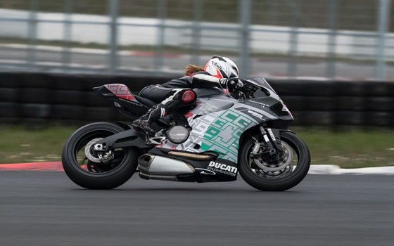 Umgebautes Motorrad Ducati 899 Panigale von Claus Carstens Zweiradhandel - Bild 2 Umgebautes Motorrad Ducati 899 Panigale von Claus Carstens Zweiradhandel - Bild 2