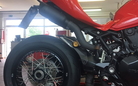 Umgebautes Motorrad Ducati Monster 1200 von Claus Carstens Zweiradhandel - Bild 21 Umgebautes Motorrad Ducati Monster 1200 von Claus Carstens Zweiradhandel - Bild 21
