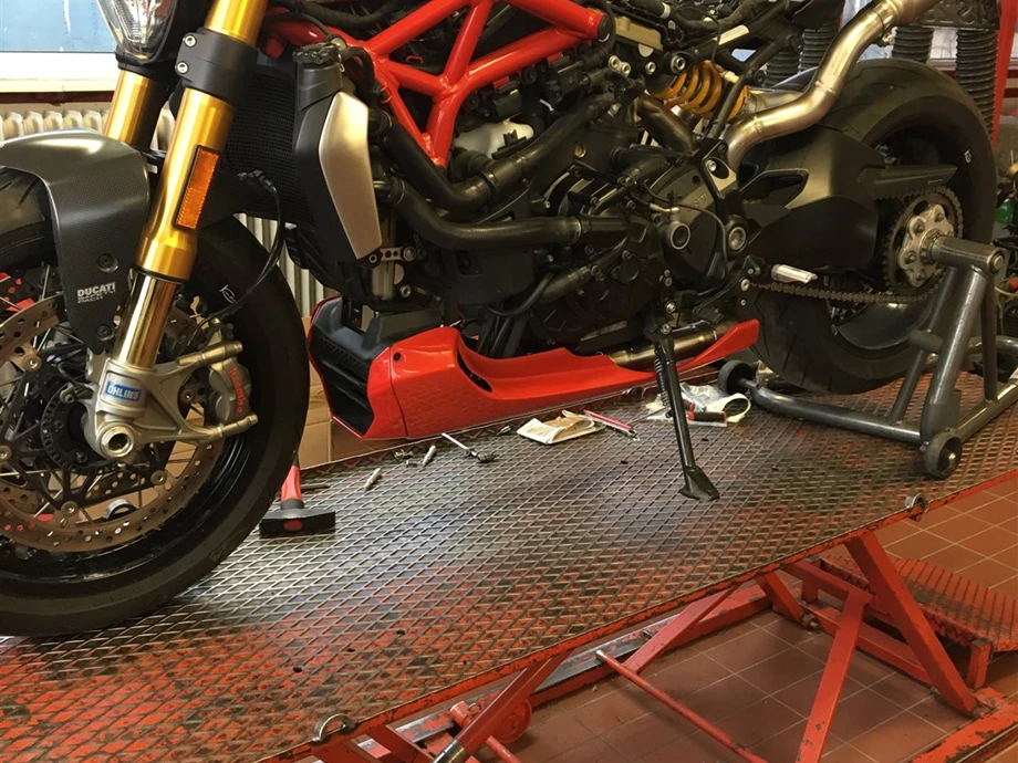 Rebuilt motorbike Ducati Monster 1200 Bild 6: Rebuilt motorbike Ducati Monster 1200