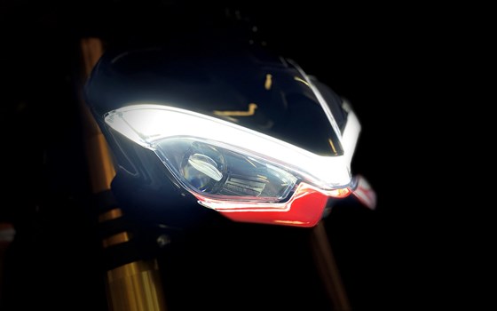 Umgebautes Motorrad Ducati Streetfighter V4 S von Claus Carstens Zweiradhandel - Bild 6 Umgebautes Motorrad Ducati Streetfighter V4 S von Claus Carstens Zweiradhandel - Bild 6