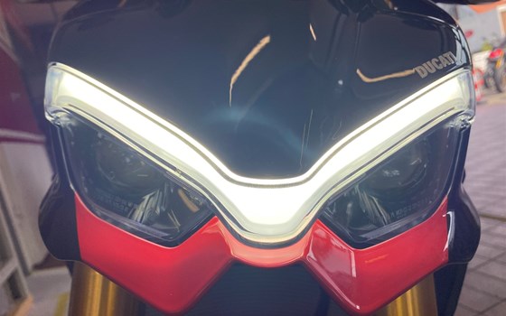 Umgebautes Motorrad Ducati Streetfighter V4 S von Claus Carstens Zweiradhandel - Bild 5 Umgebautes Motorrad Ducati Streetfighter V4 S von Claus Carstens Zweiradhandel - Bild 5